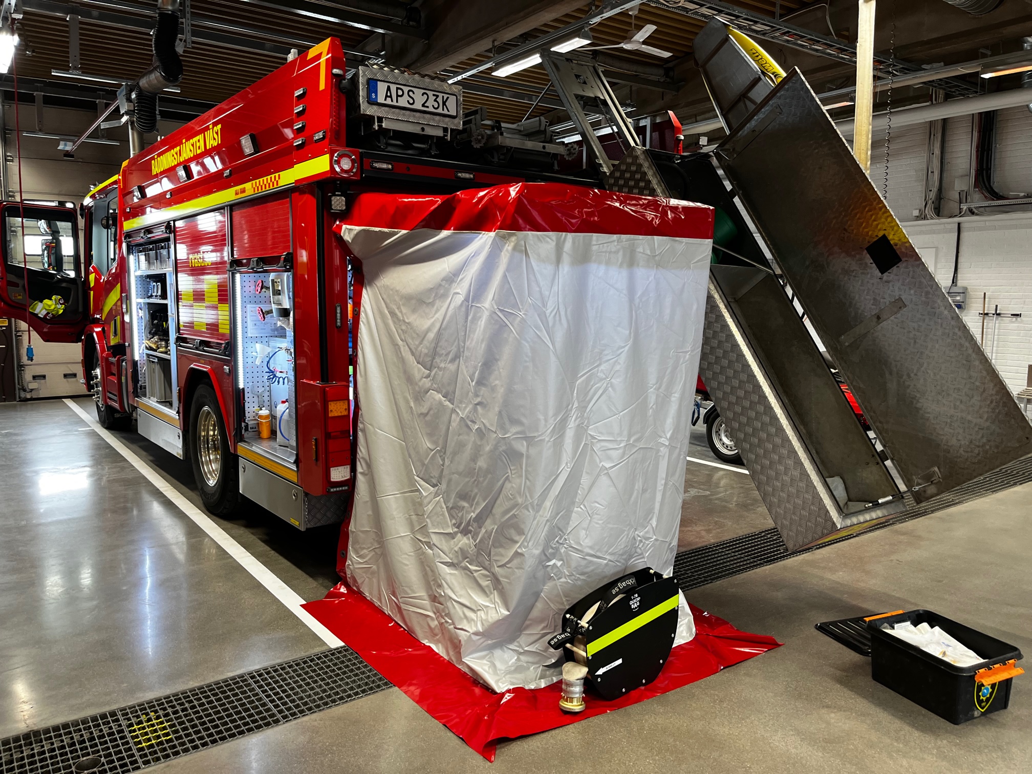 Tent for fire engine